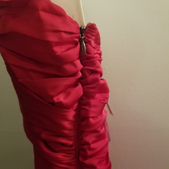 🌹NWT Express Red Ruffled Cocktail Dress - Picture 3 of 7